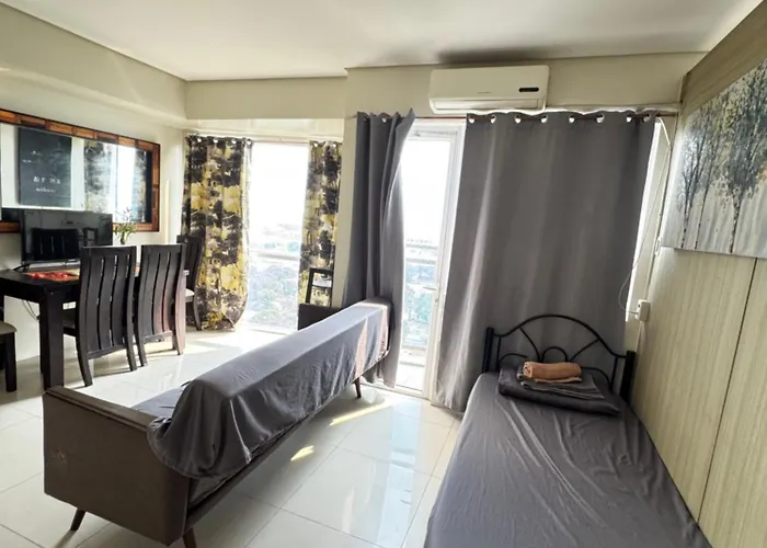 Breeze Deluxe Unit Roxas Blvd * Manila